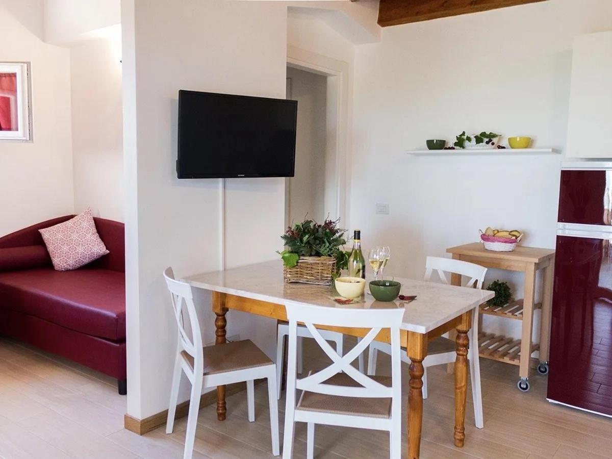דירות קסטליונה דלה פסקאיה Residenza Le Galere מראה חיצוני תמונה