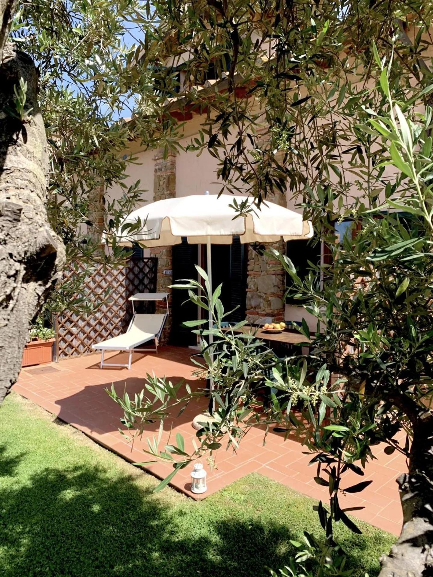 דירות קסטליונה דלה פסקאיה Residenza Le Galere מראה חיצוני תמונה