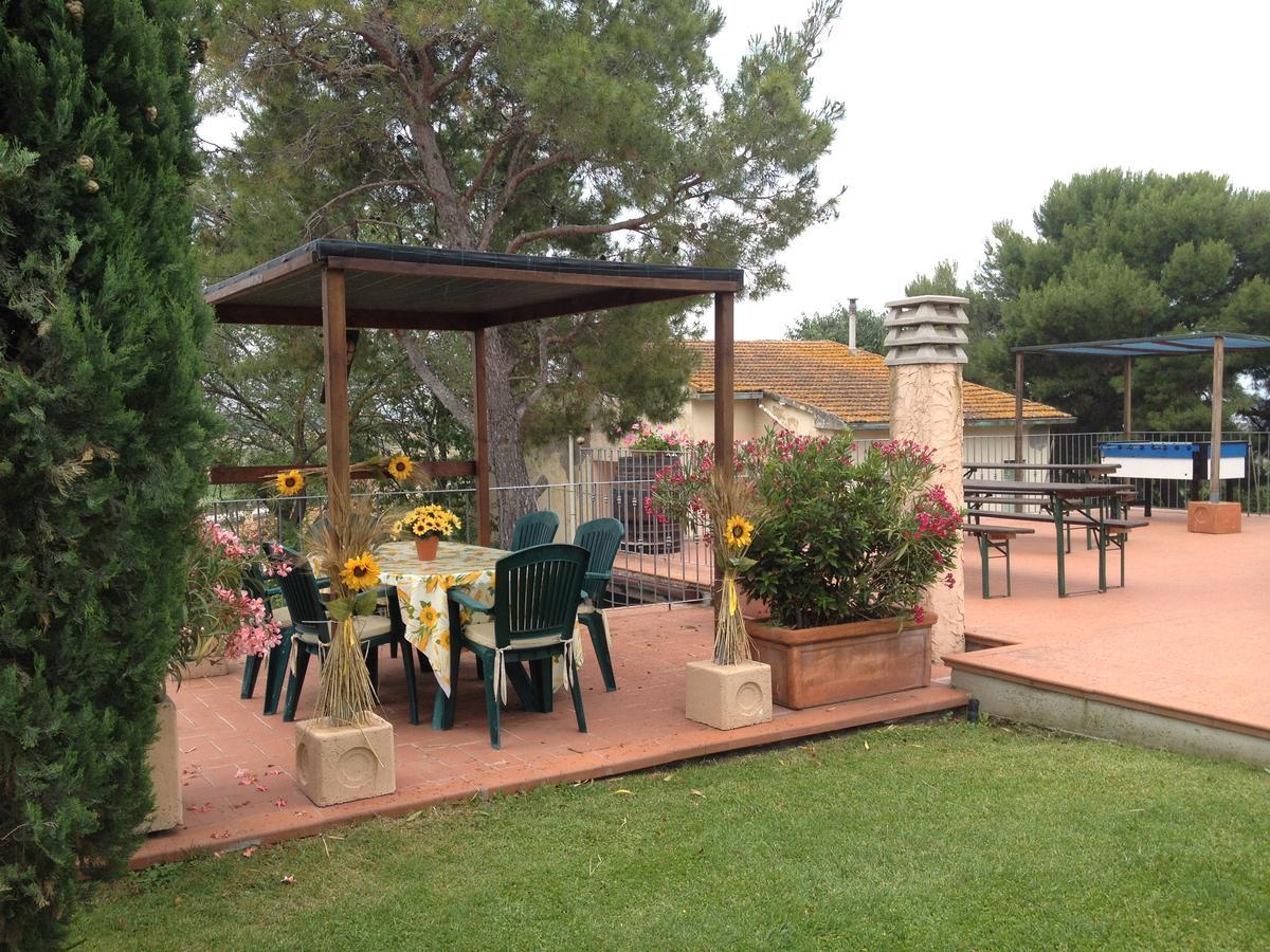 דירות קסטליונה דלה פסקאיה Residenza Le Galere מראה חיצוני תמונה