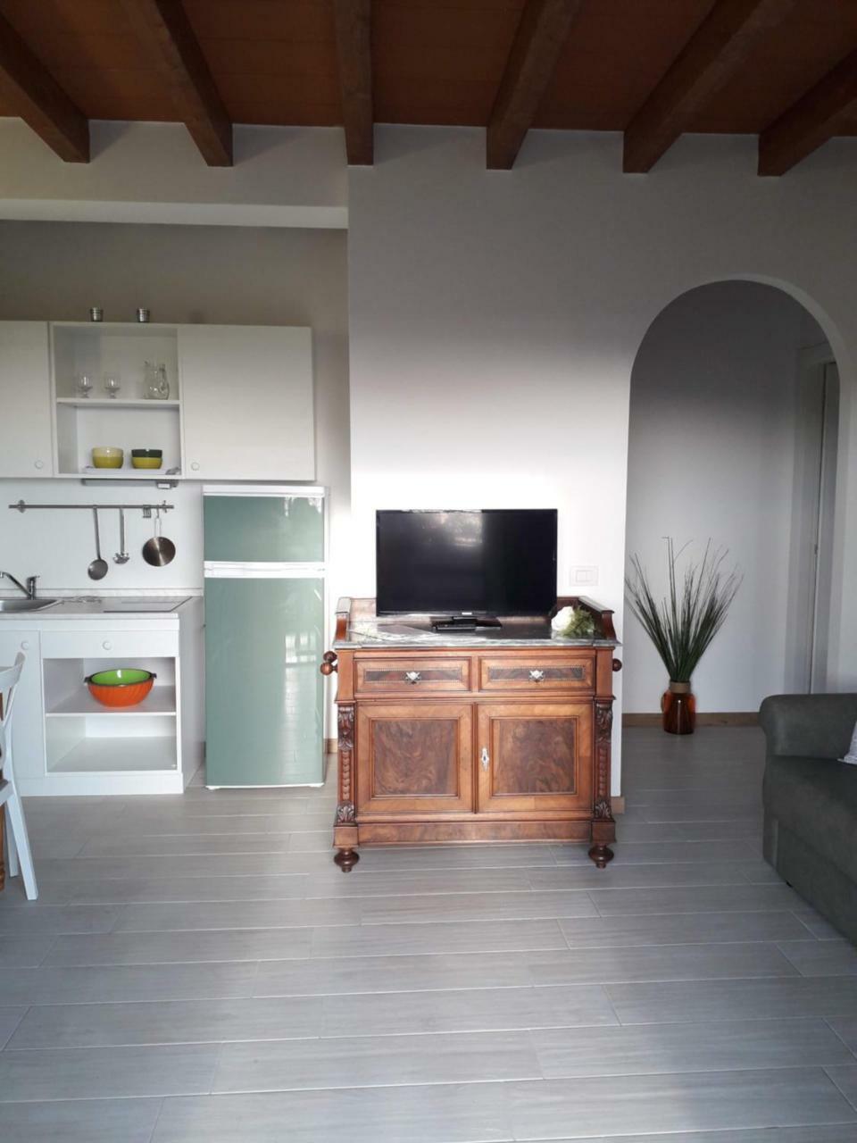 דירות קסטליונה דלה פסקאיה Residenza Le Galere מראה חיצוני תמונה