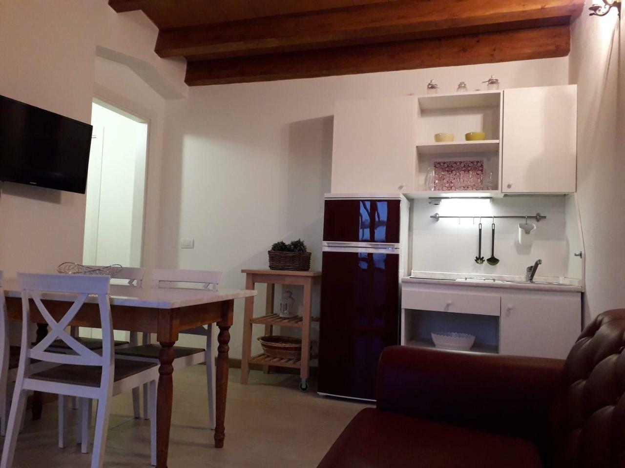 דירות קסטליונה דלה פסקאיה Residenza Le Galere מראה חיצוני תמונה