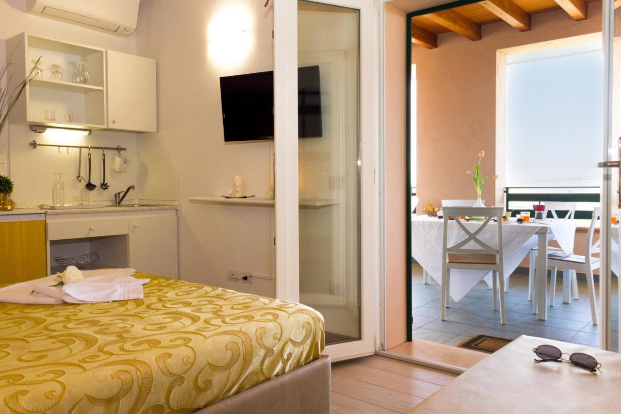 דירות קסטליונה דלה פסקאיה Residenza Le Galere מראה חיצוני תמונה